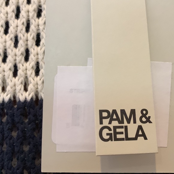 NWT Pam & Gela open weave hi low side slit cream/navy sweater - Picture 3 of 4